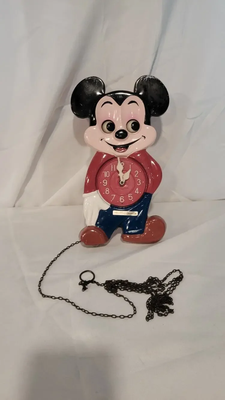 Vintage Walt Disney Productions Mickey Mouse Wall Clock Japan Wind-Up Pull Chain